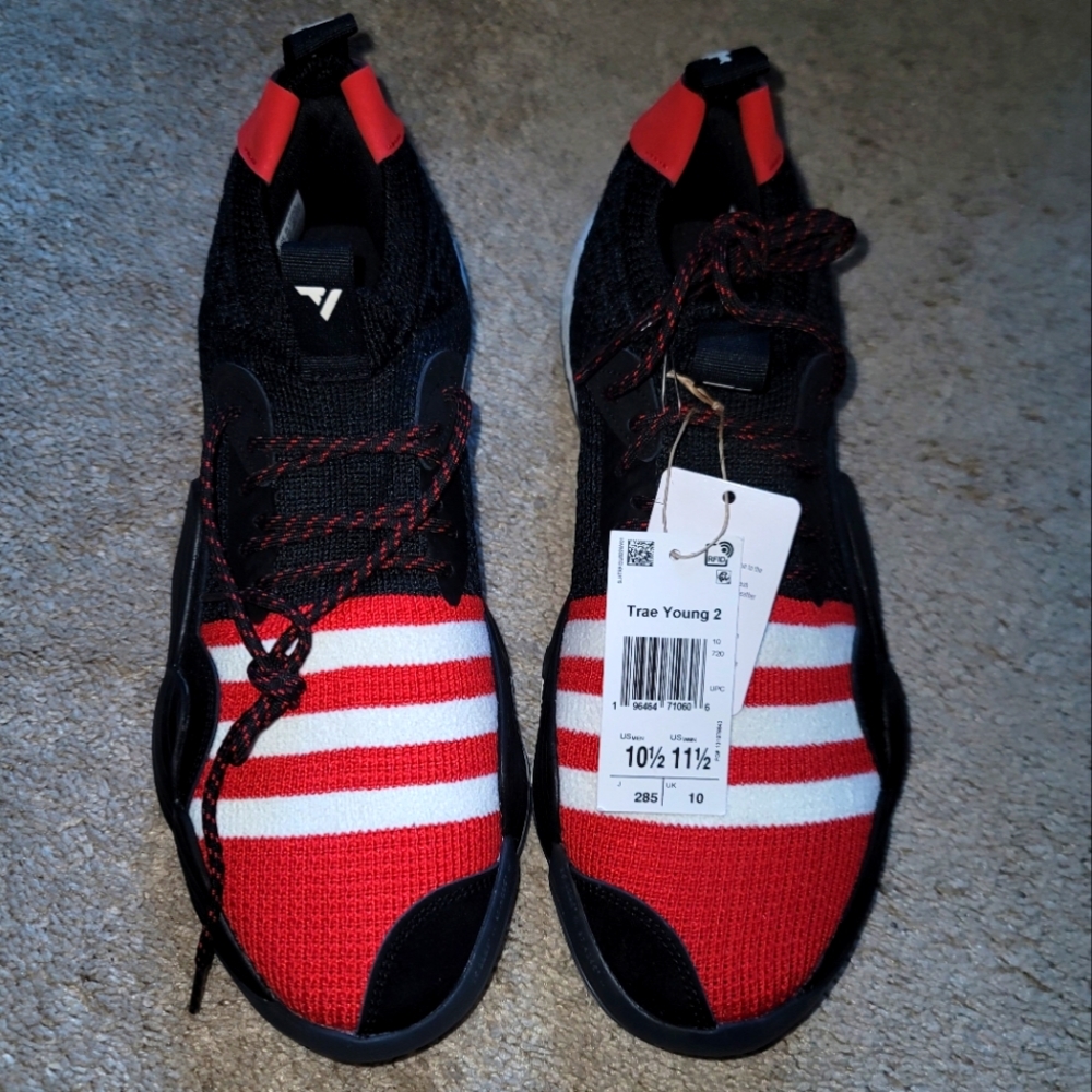 Adidas TRAE YOUNG Basketball Sneakers Shoes Gym   Size 10.5